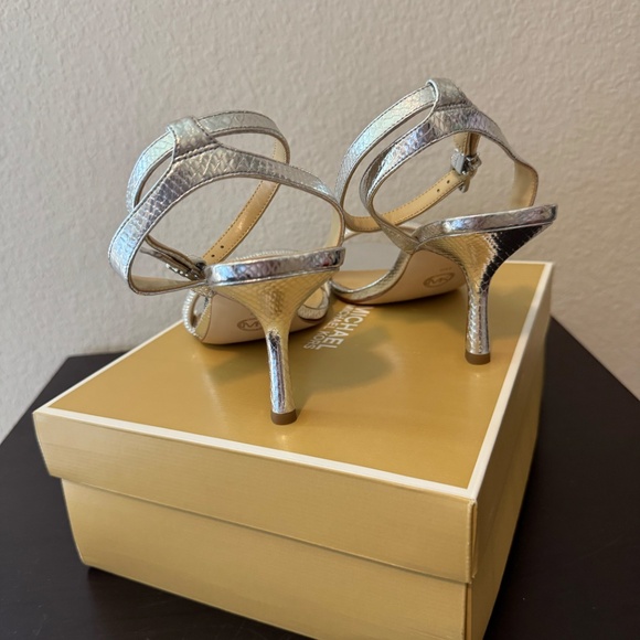Michael Kors Carrie Embellished Metallic Snake Embossed Leather Sandal Size 9 - Picture 3 of 5